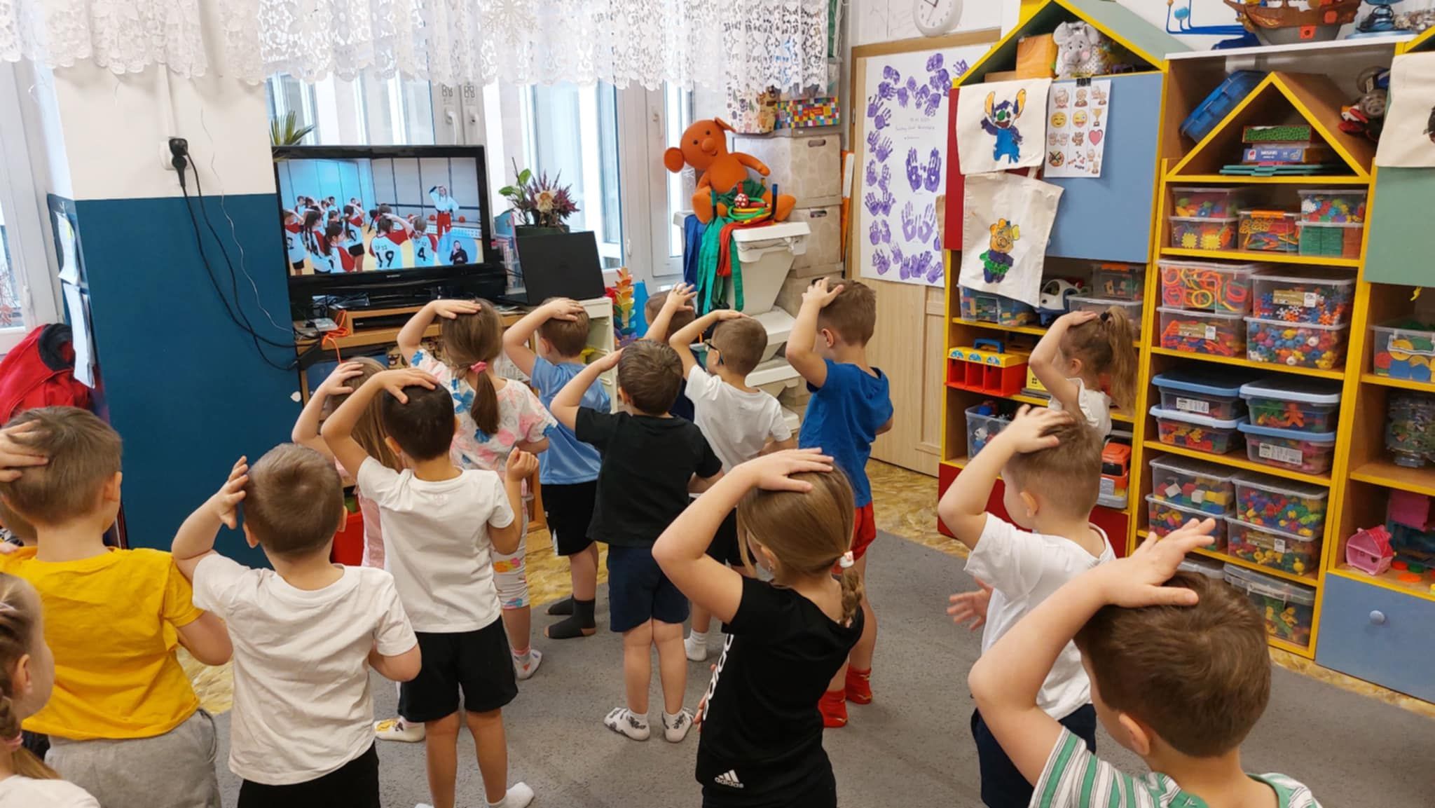 ef205c00-00e7-48e6-bad4-12b149b574ec