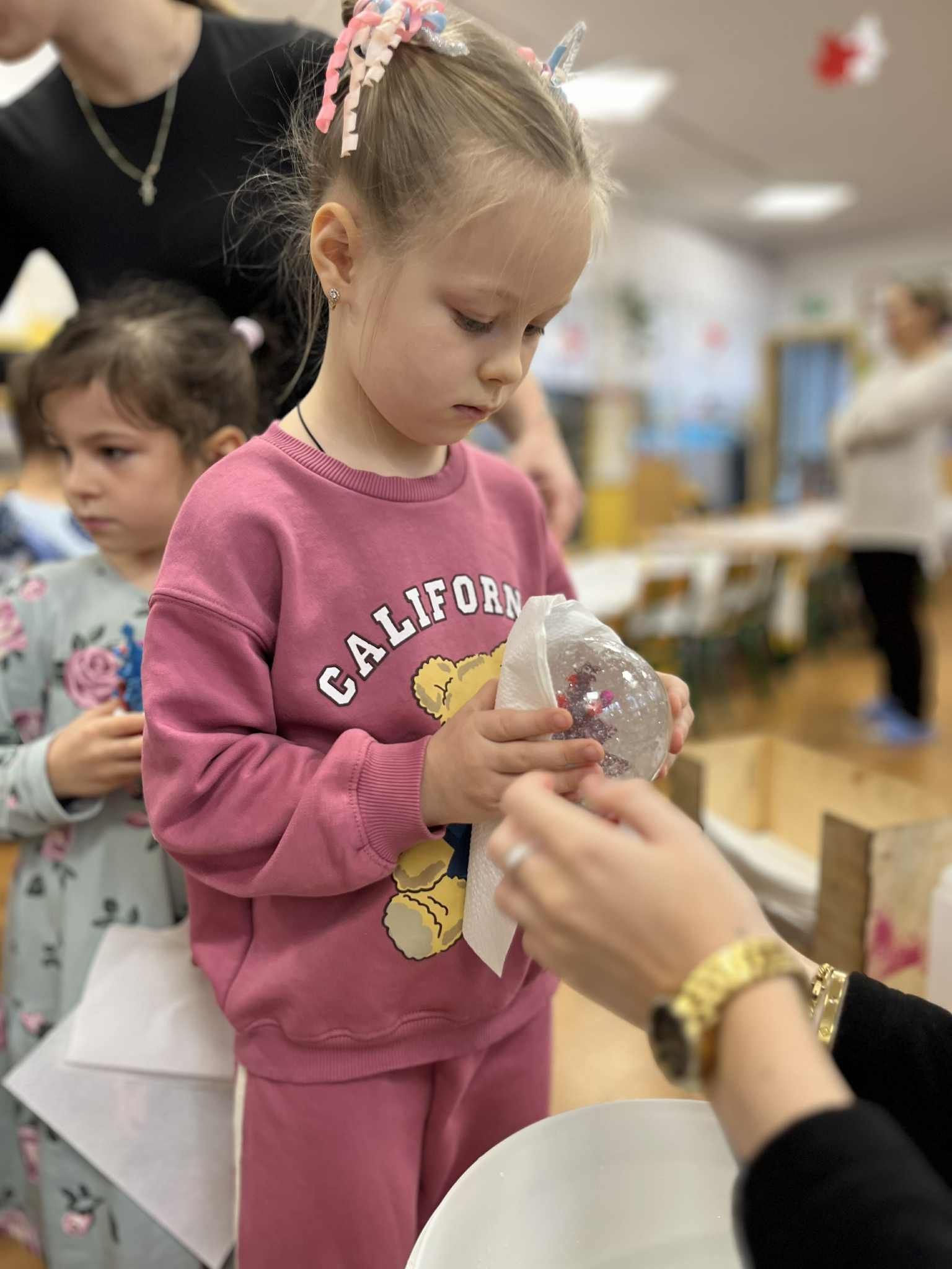 f5b3bafb-8bb1-4c5b-86a2-a721f27159db