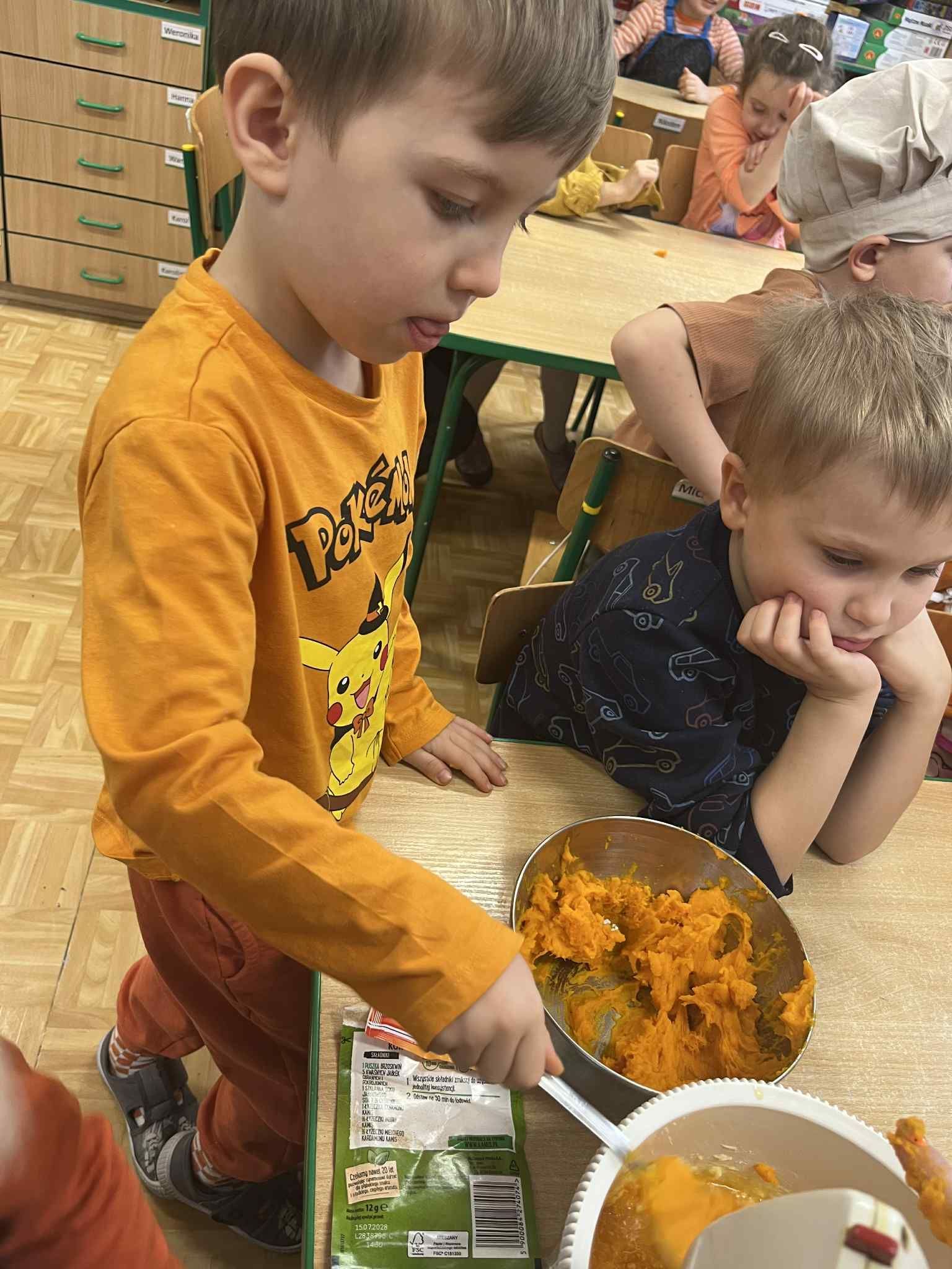 edbca9e1-4eff-4891-8369-323ef72c6947